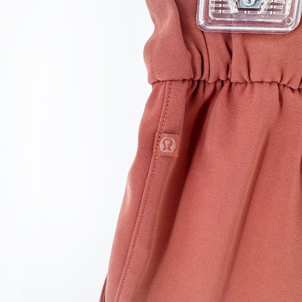 Lululemon Noir Short 5.5" High Waist Belted in
Rustic Clay Size 6 - Picture 3 of 6